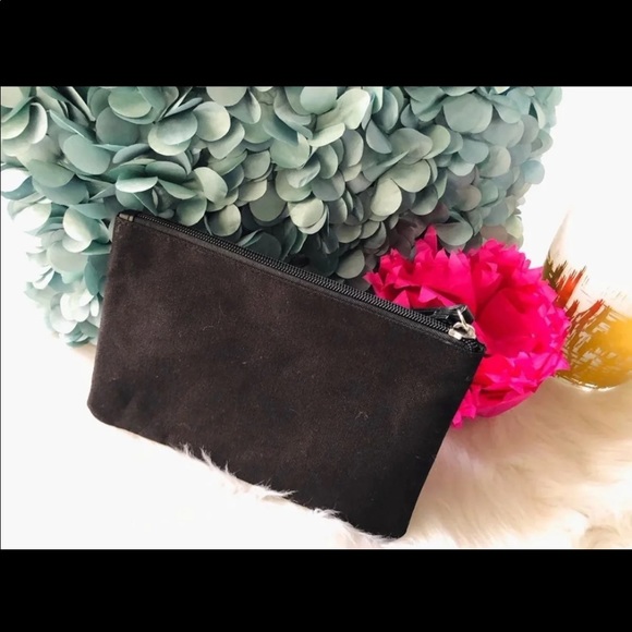 VICTORIA SECRET WRISTLET - Picture 3 of 3